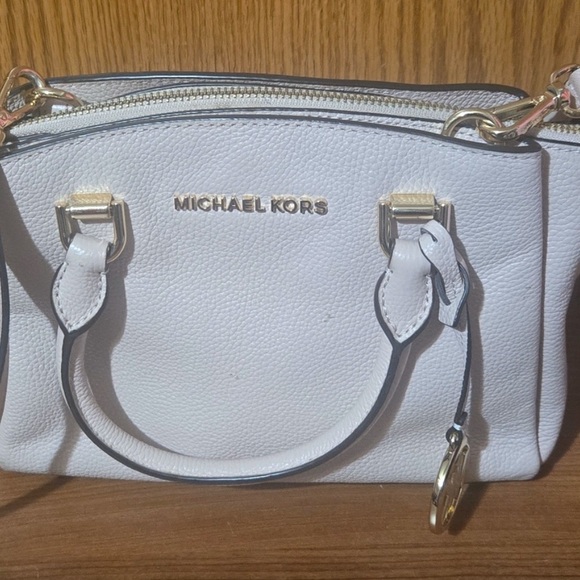 Michael Kors Handbags - Michael Kors White Crossbody Bag